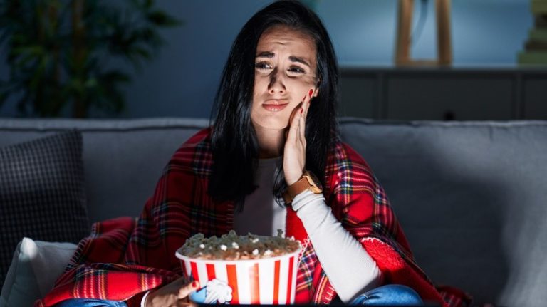 What Occurs If You Consume an Unpopped Popcorn Kernel and Risk Choking