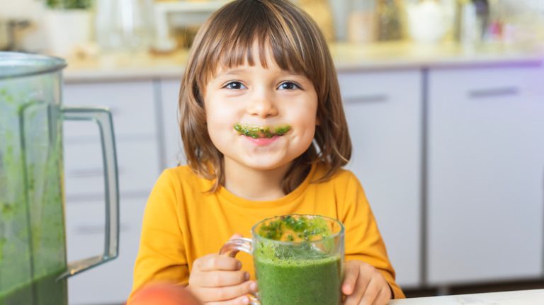 Raw Spinach vs. Cooked Spinach: Which Is Healthier for You?